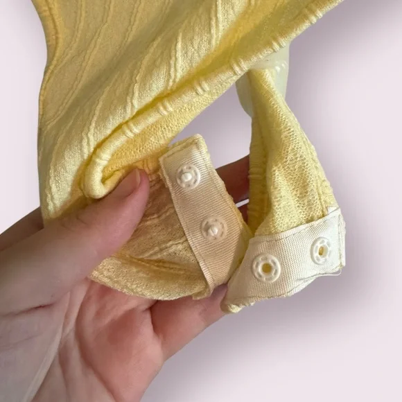 NWT SHEIN Ribbed Halter Bodysuit with Cutout & Ring Detail - Size S - Picture 6 of 6